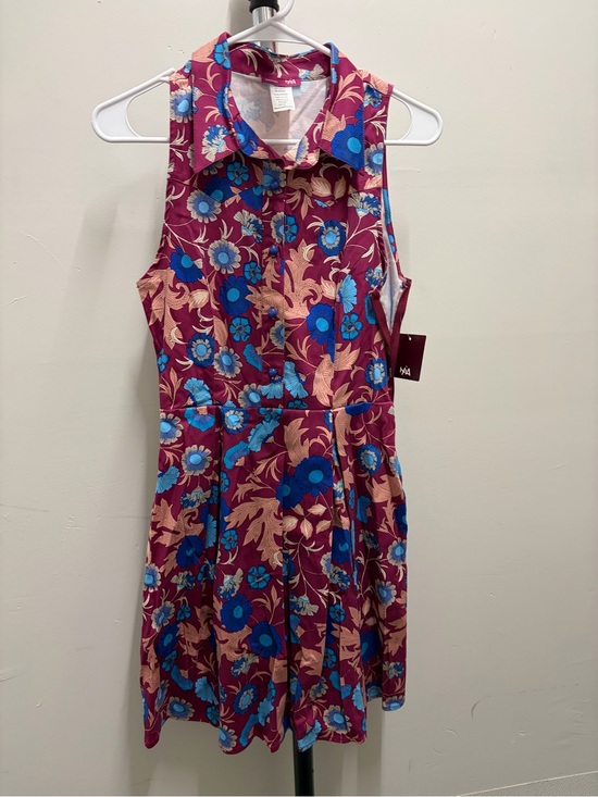 Dresses & Skirts - Sleeveless Collared Floral Dress in Burgundy, Blue, Peach size M NWOT